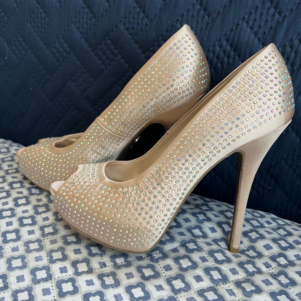 Gorgeous Jennifer Lopez rhinestones shoes